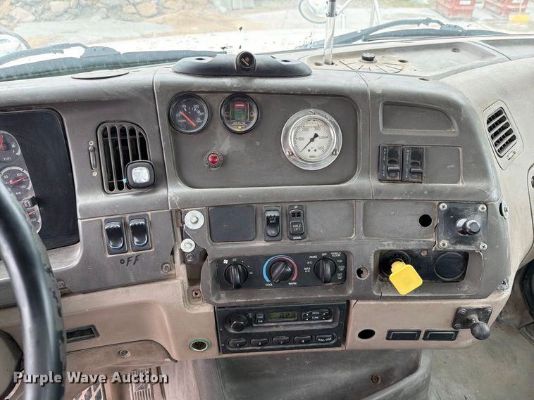 image for item FT7550 2003 Sterling Trucks L9500 Series truck cab and chassis