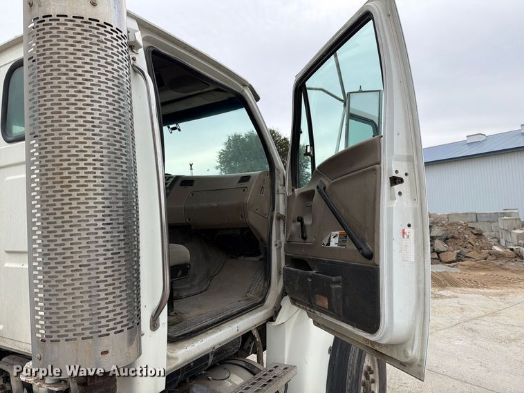 image for item FT7550 2003 Sterling Trucks L9500 Series truck cab and chassis