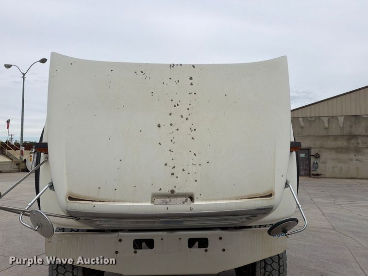 image for item FT7550 2003 Sterling Trucks L9500 Series truck cab and chassis
