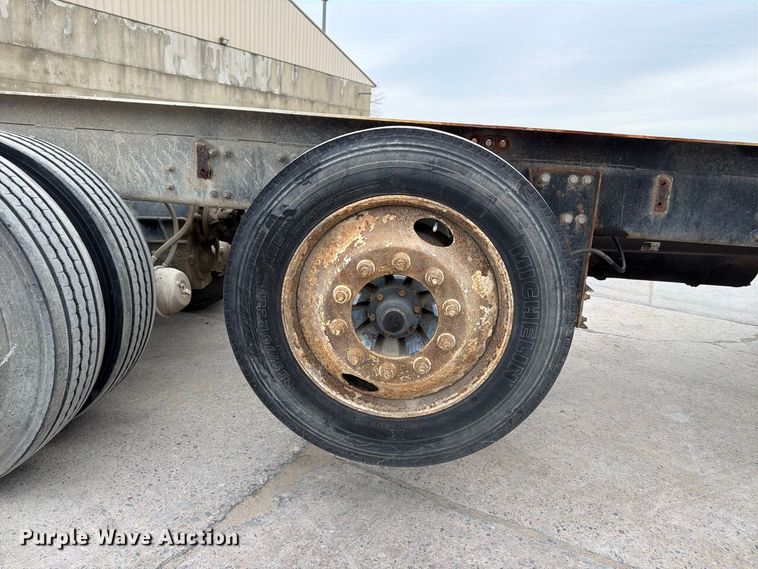 image for item FT7550 2003 Sterling Trucks L9500 Series truck cab and chassis
