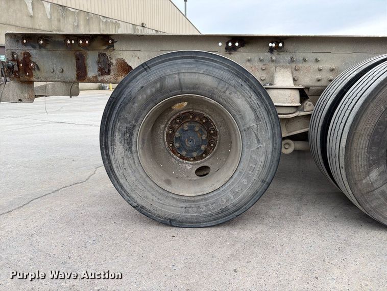 image for item FT7550 2003 Sterling Trucks L9500 Series truck cab and chassis