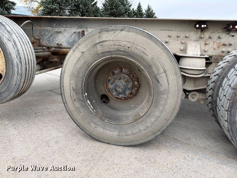 image for item FT7550 2003 Sterling Trucks L9500 Series truck cab and chassis