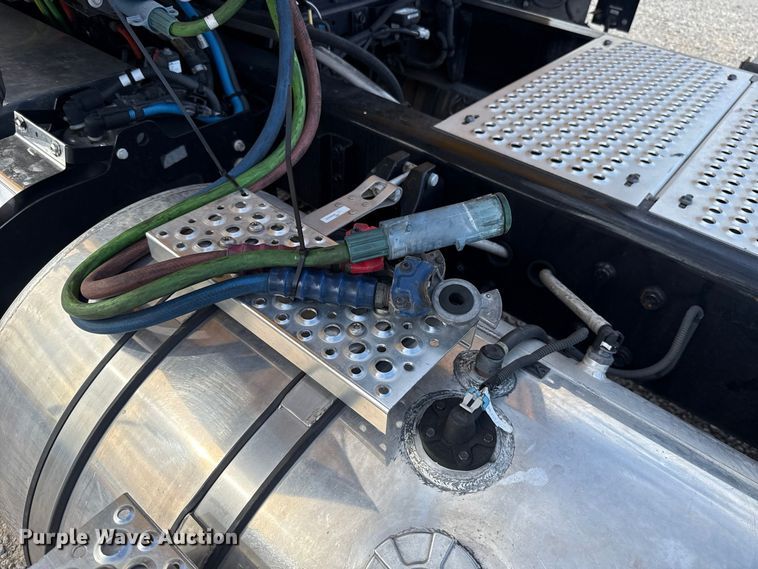 image for item FV2084 2023 International LT625 semi truck
