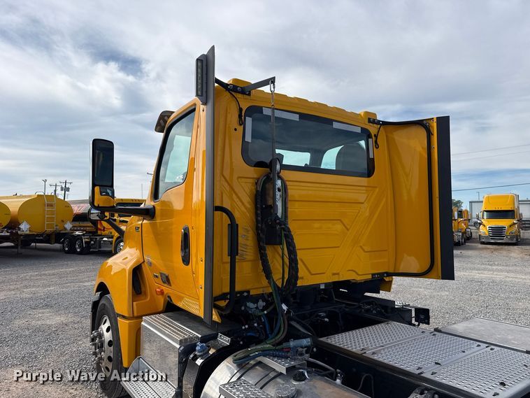 image for item FV2084 2023 International LT625 semi truck