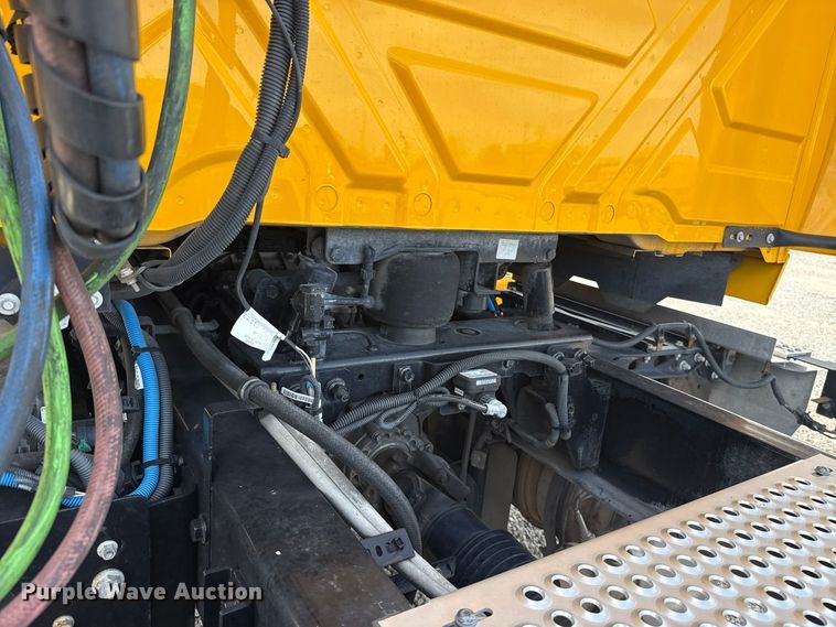 image for item FV2084 2023 International LT625 semi truck