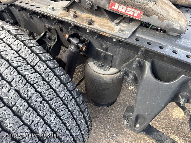 image for item FV2084 2023 International LT625 semi truck