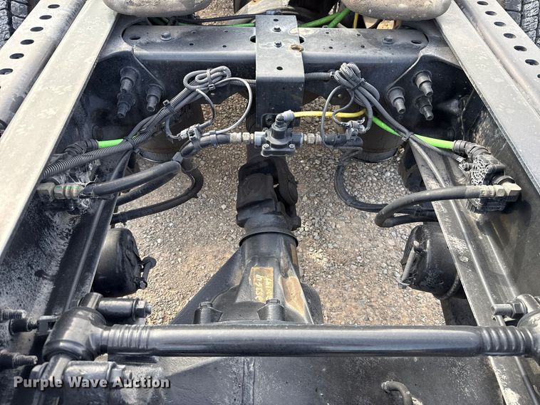 image for item FV2084 2023 International LT625 semi truck