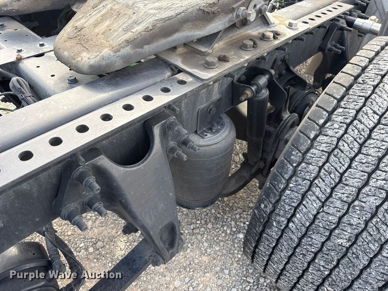 image for item FV2084 2023 International LT625 semi truck