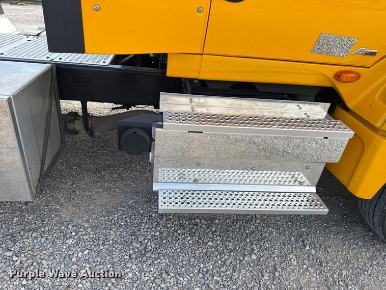 image for item FV2084 2023 International LT625 semi truck