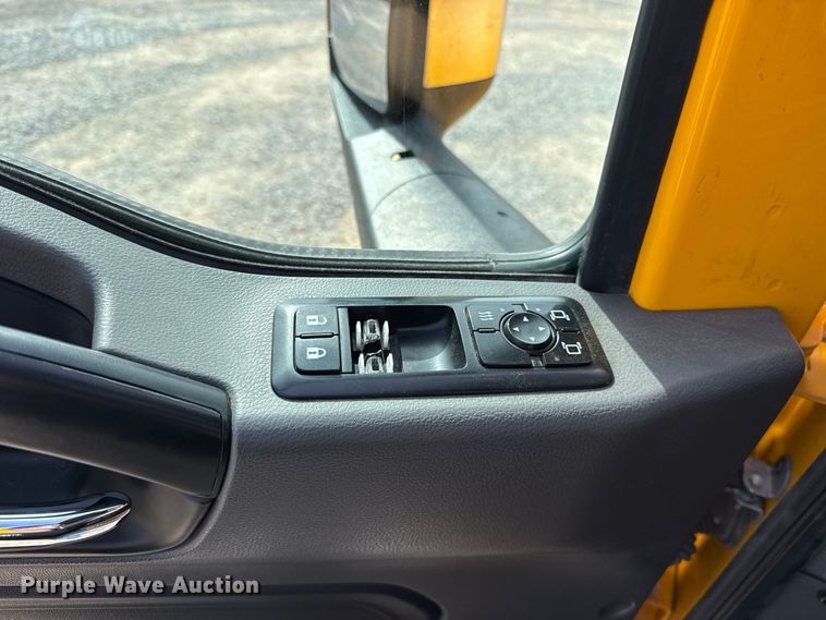 image for item FV2084 2023 International LT625 semi truck