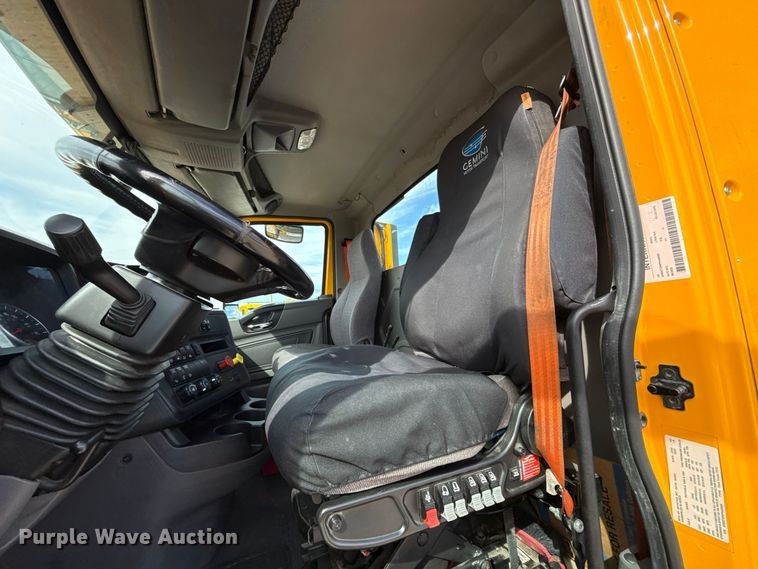 image for item FV2084 2023 International LT625 semi truck