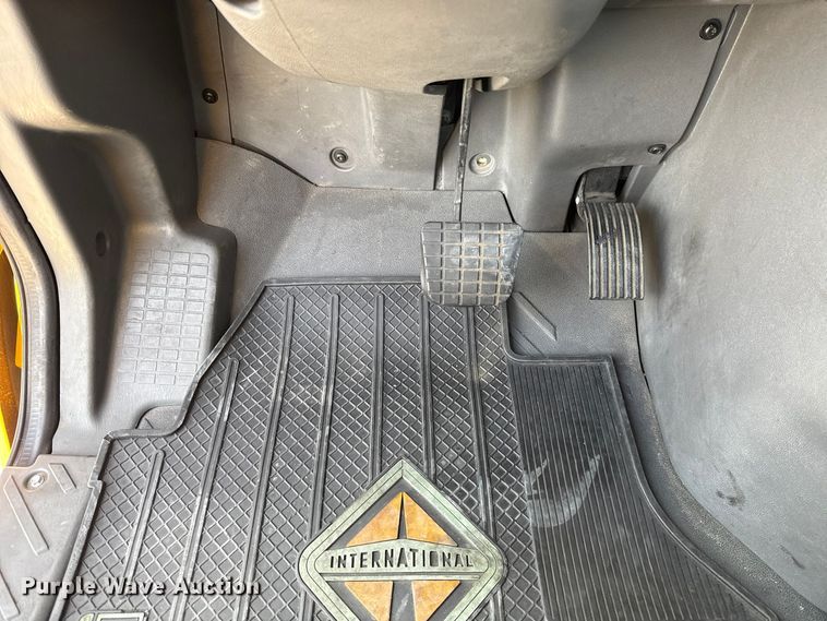 image for item FV2084 2023 International LT625 semi truck
