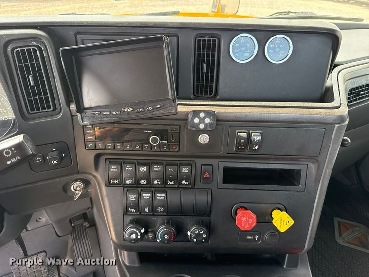 image for item FV2084 2023 International LT625 semi truck