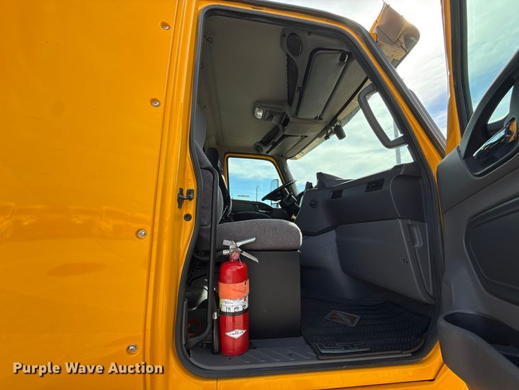 image for item FV2084 2023 International LT625 semi truck