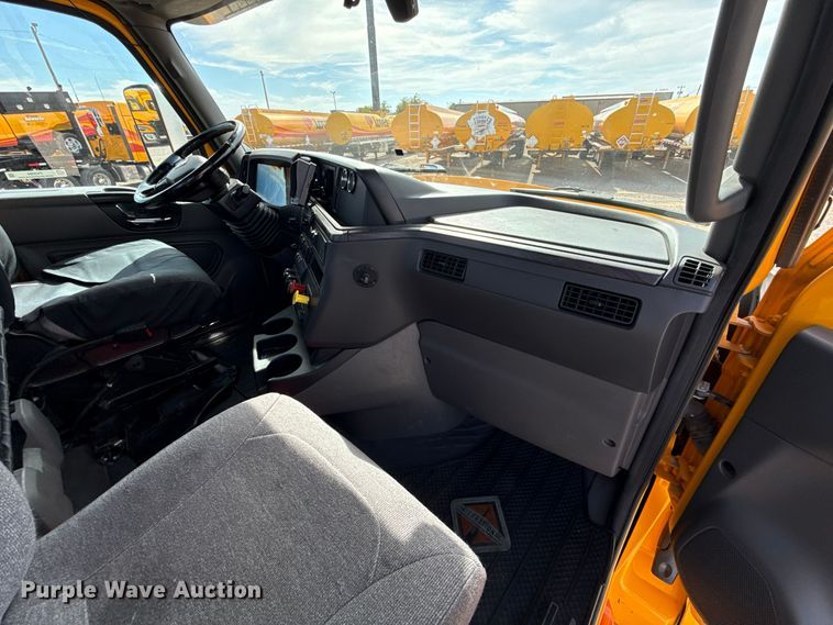image for item FV2084 2023 International LT625 semi truck
