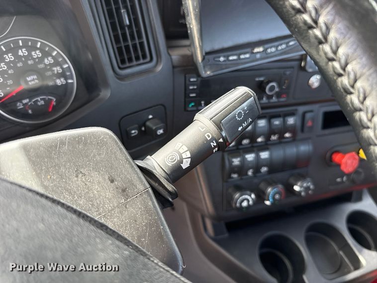 image for item FV2084 2023 International LT625 semi truck
