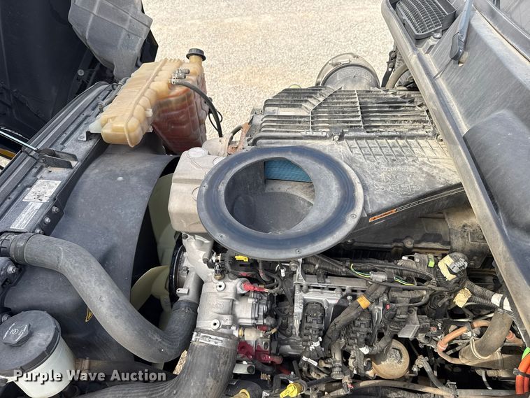 image for item FV2084 2023 International LT625 semi truck