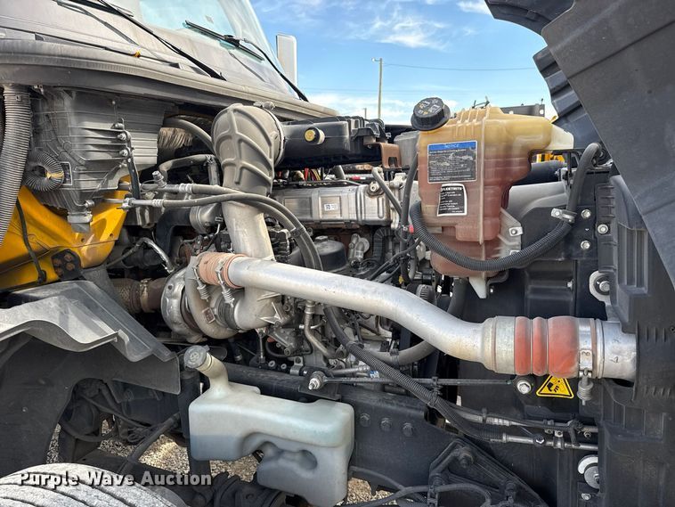 image for item FV2084 2023 International LT625 semi truck