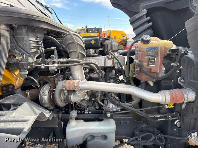 image for item FV2084 2023 International LT625 semi truck