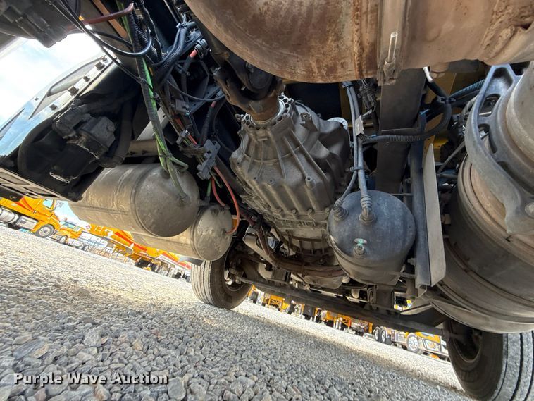 image for item FV2084 2023 International LT625 semi truck