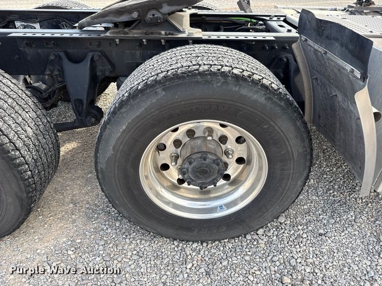image for item FV2084 2023 International LT625 semi truck