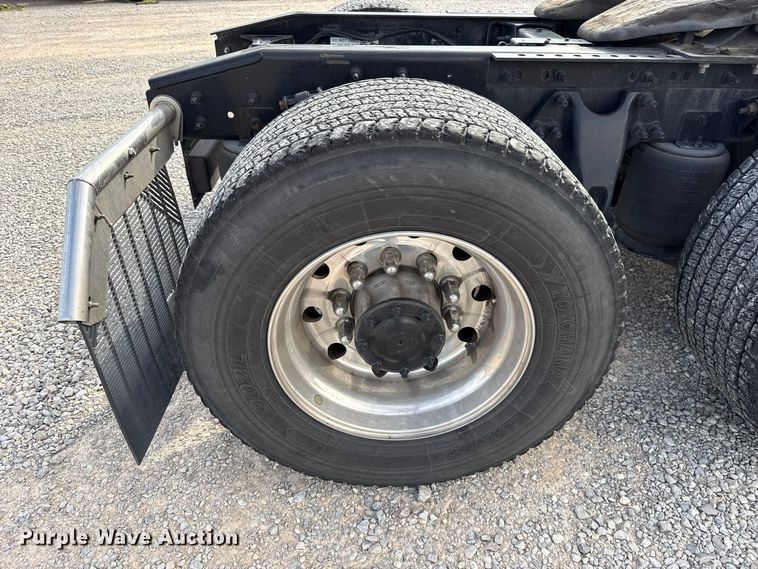image for item FV2084 2023 International LT625 semi truck