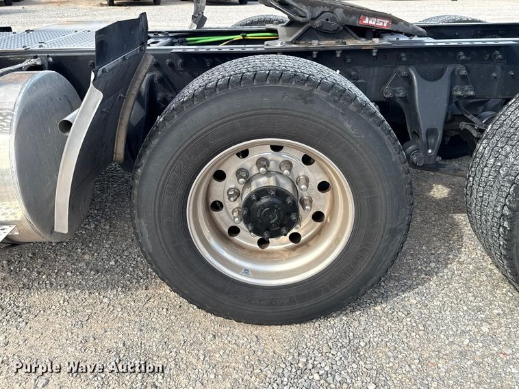 image for item FV2084 2023 International LT625 semi truck
