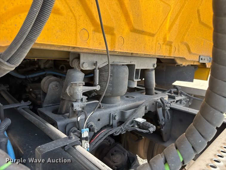 image for item FV2085 2024 International LT625 semi truck