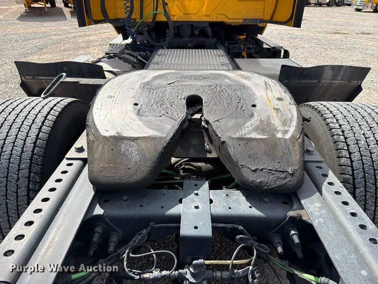 image for item FV2085 2024 International LT625 semi truck