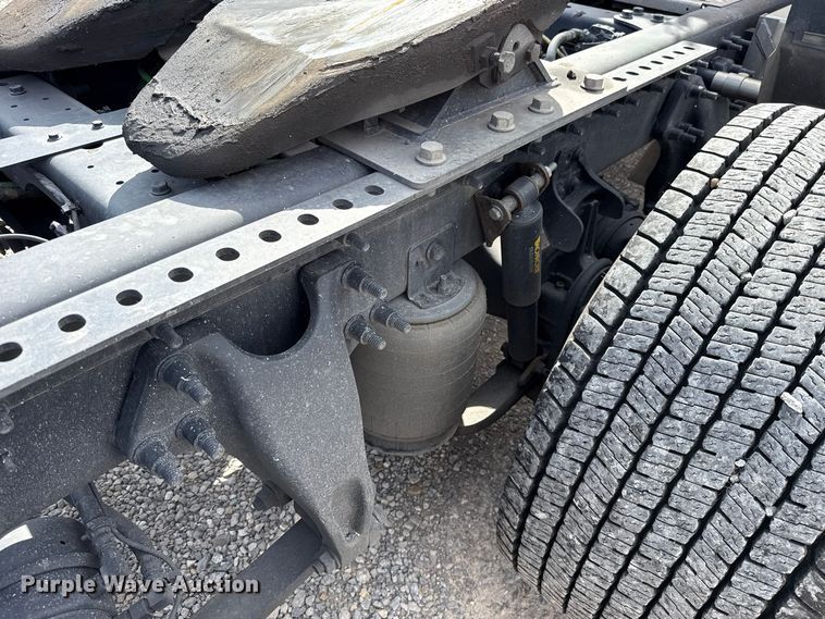 image for item FV2085 2024 International LT625 semi truck