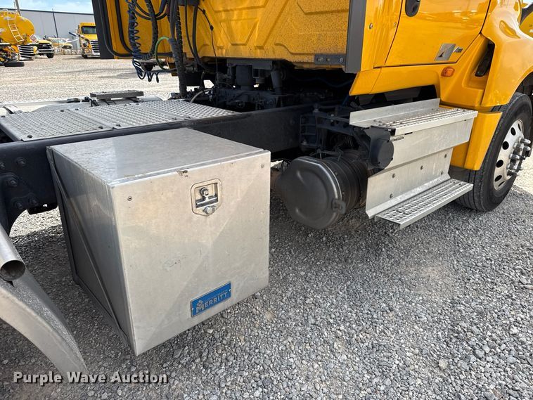image for item FV2085 2024 International LT625 semi truck