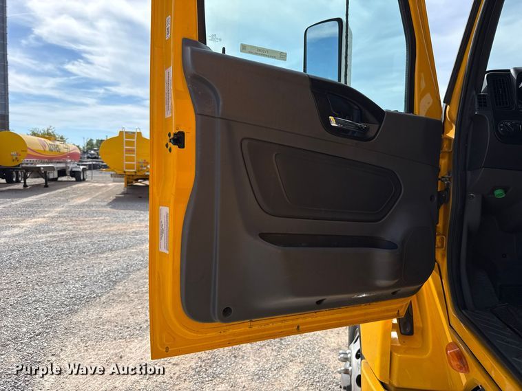 image for item FV2085 2024 International LT625 semi truck