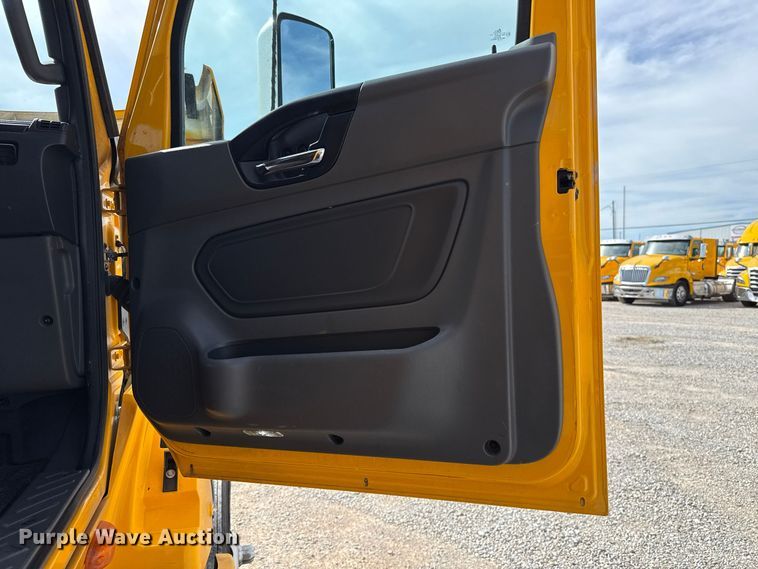 image for item FV2085 2024 International LT625 semi truck