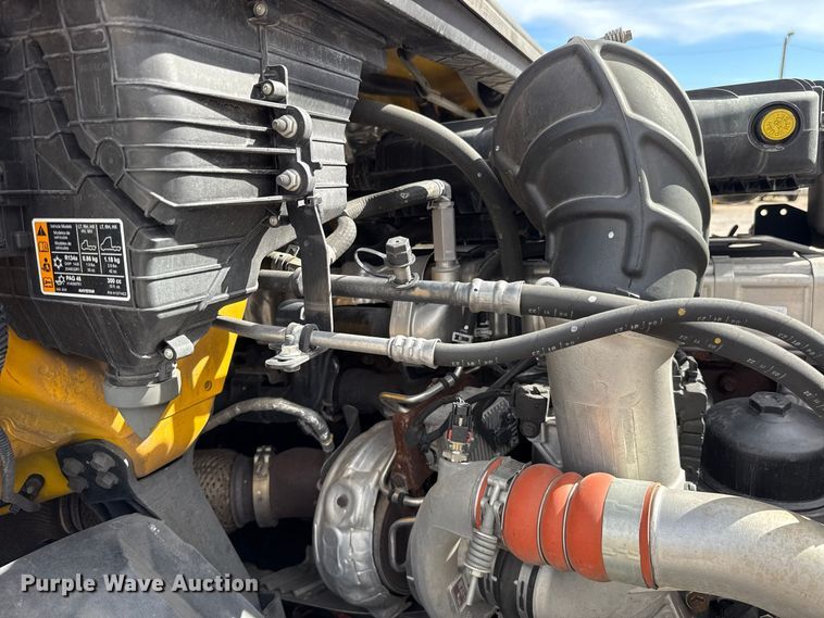 image for item FV2085 2024 International LT625 semi truck