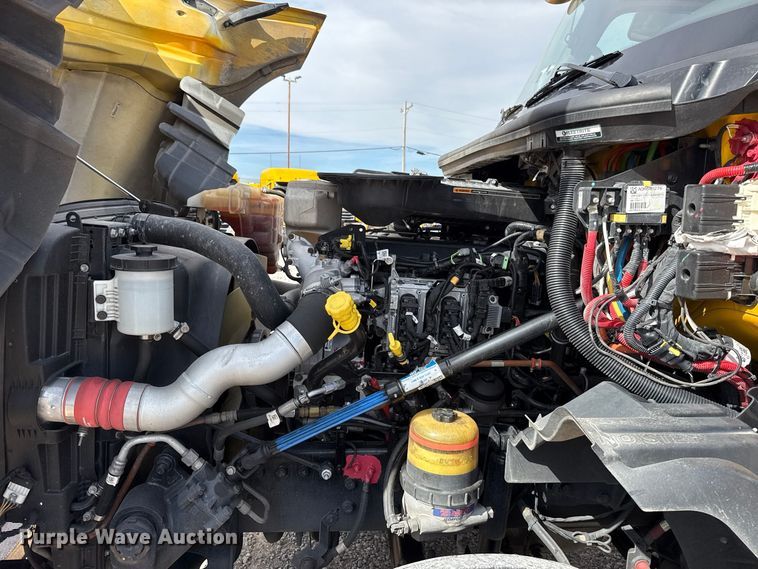 image for item FV2085 2024 International LT625 semi truck