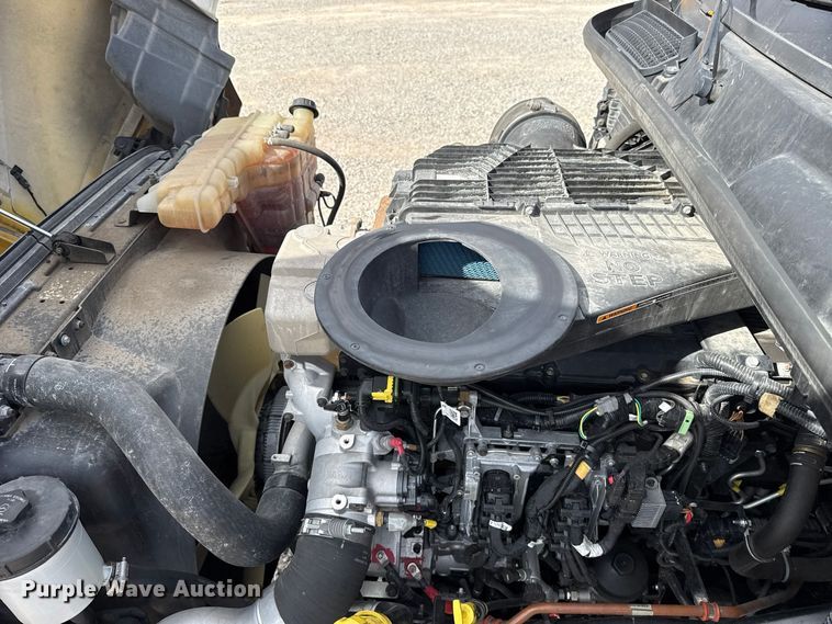 image for item FV2085 2024 International LT625 semi truck