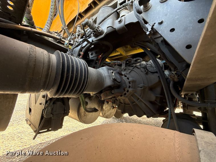 image for item FV2085 2024 International LT625 semi truck