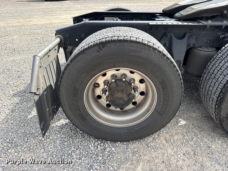 image for item FV2085 2024 International LT625 semi truck