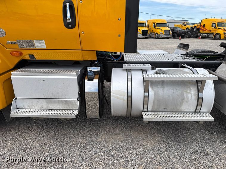 image for item FV2086 2023 International LT625 semi truck