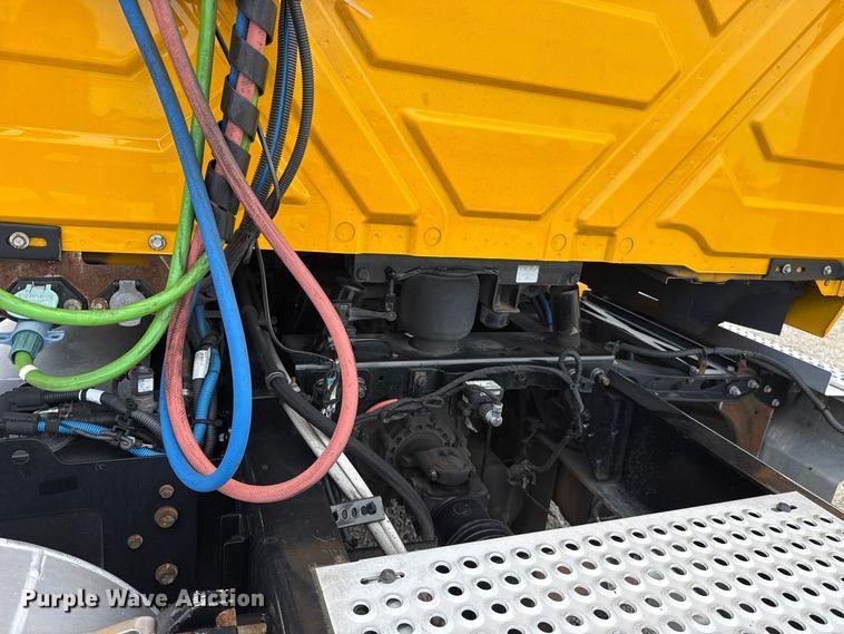 image for item FV2086 2023 International LT625 semi truck