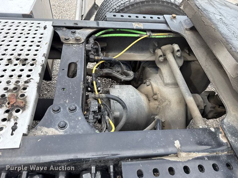 image for item FV2086 2023 International LT625 semi truck