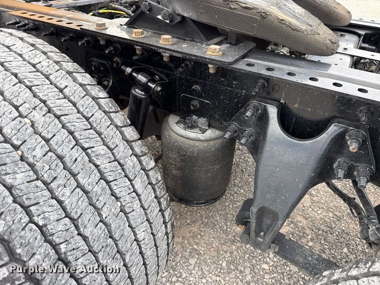 image for item FV2086 2023 International LT625 semi truck