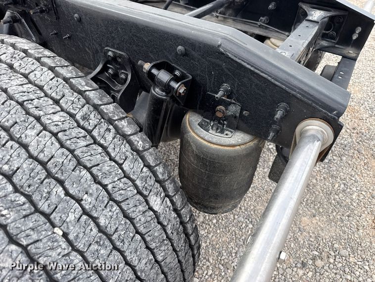 image for item FV2086 2023 International LT625 semi truck