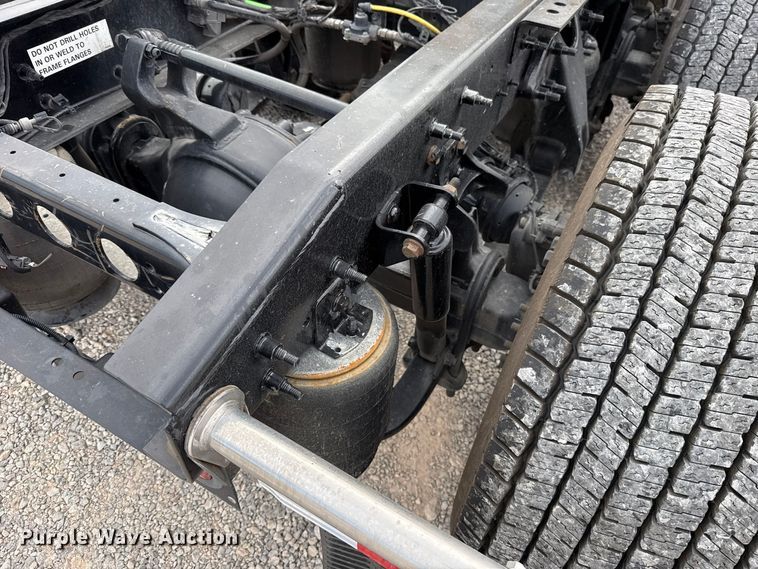 image for item FV2086 2023 International LT625 semi truck