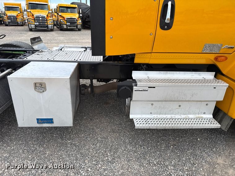 image for item FV2086 2023 International LT625 semi truck