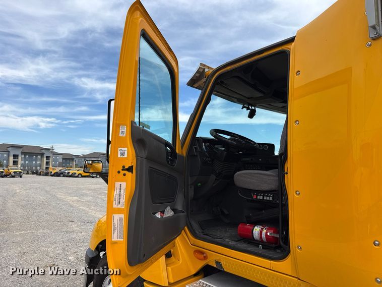 image for item FV2086 2023 International LT625 semi truck