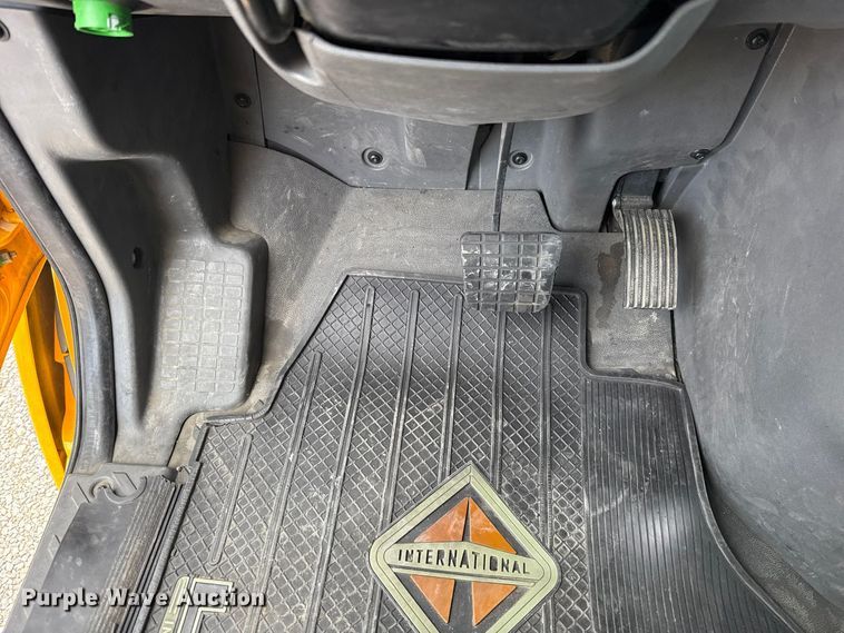 image for item FV2086 2023 International LT625 semi truck