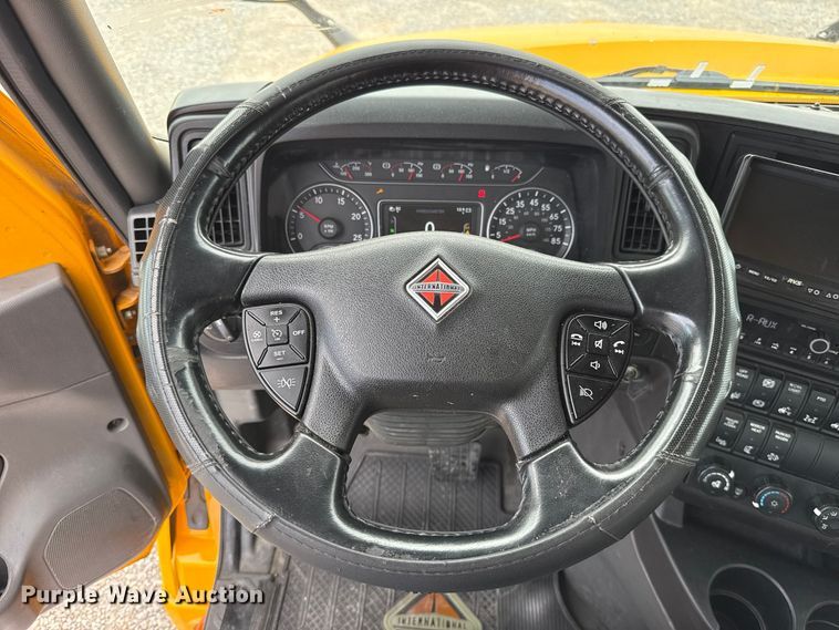 image for item FV2086 2023 International LT625 semi truck