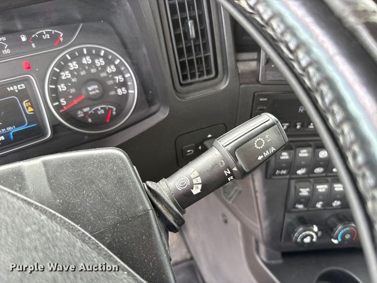 image for item FV2086 2023 International LT625 semi truck