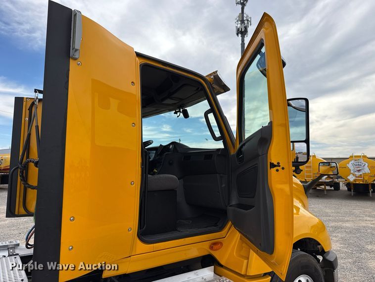 image for item FV2086 2023 International LT625 semi truck
